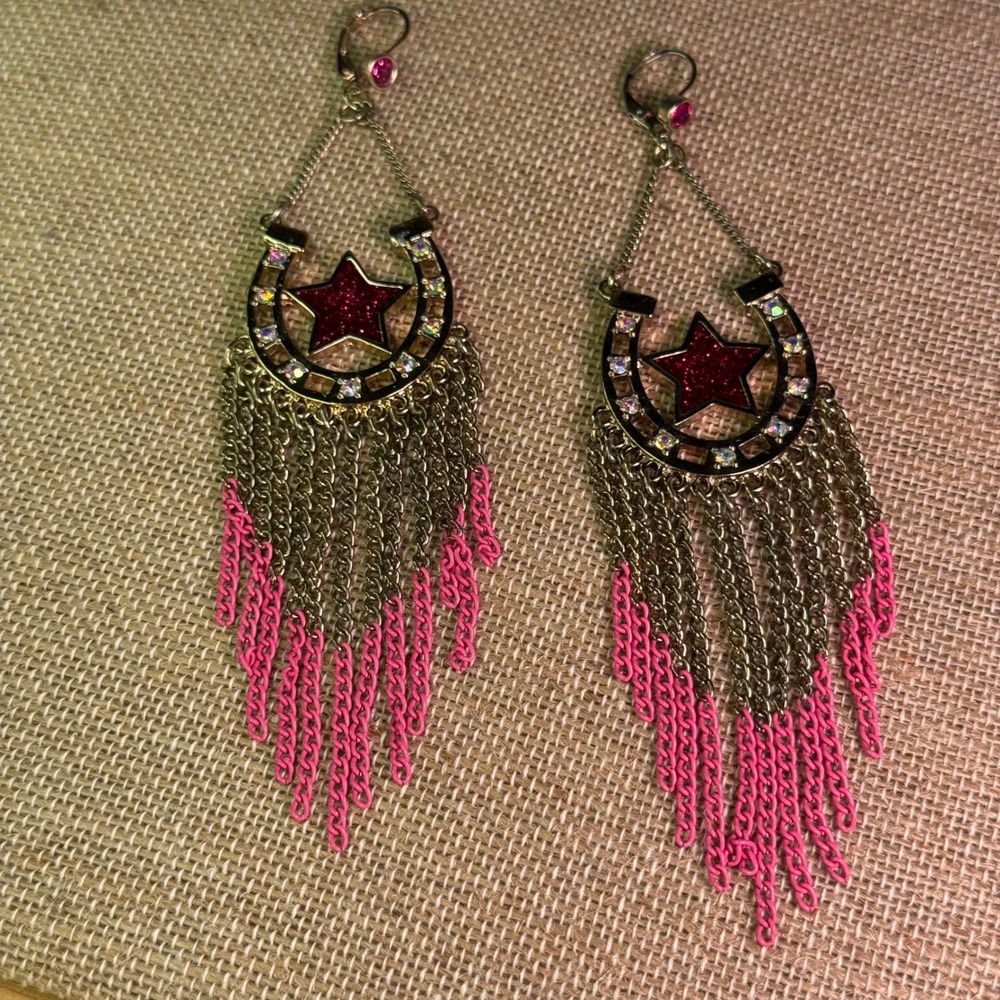 BETSEY JOHNSON Rare Pink Horseshoe Chandelier Statement Earrings - Picture 6 of 9